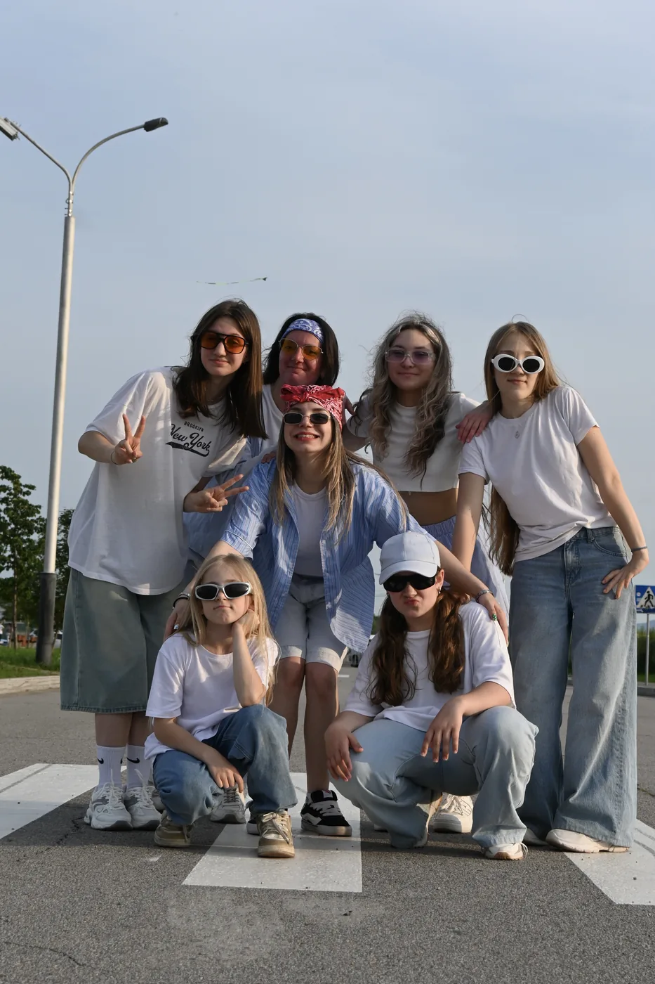 Команда ONE OF CREW на уличной съёмке